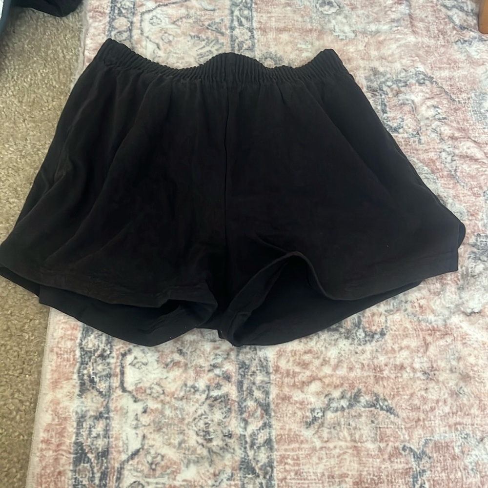 black workout shorts
